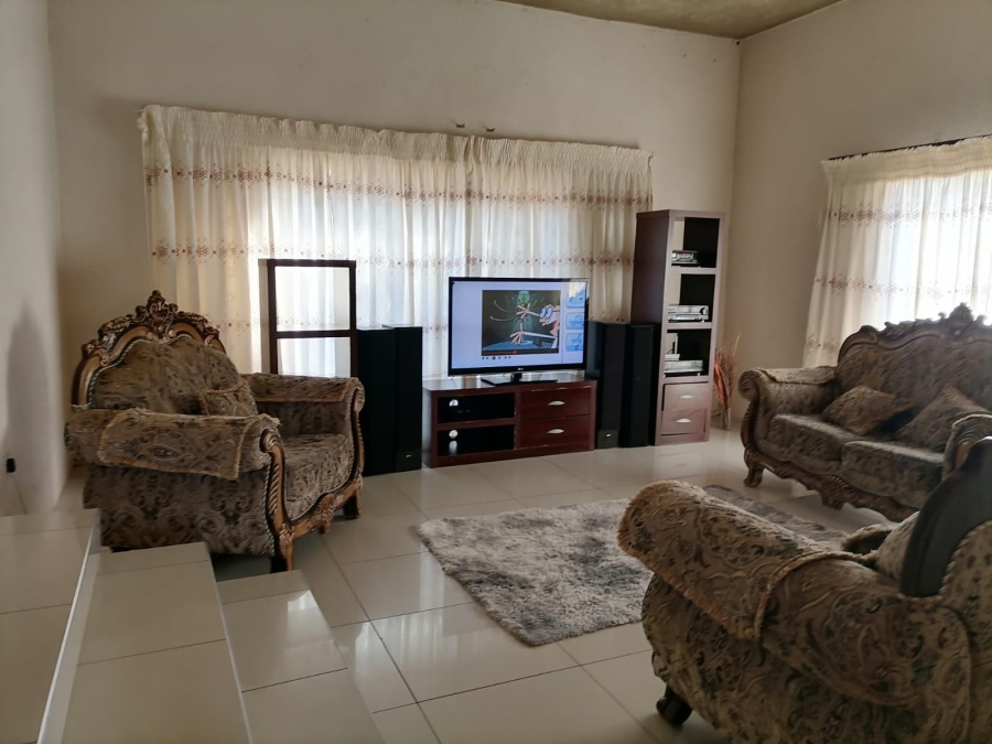 5 Bedroom Property for Sale in Tlhabane West North West